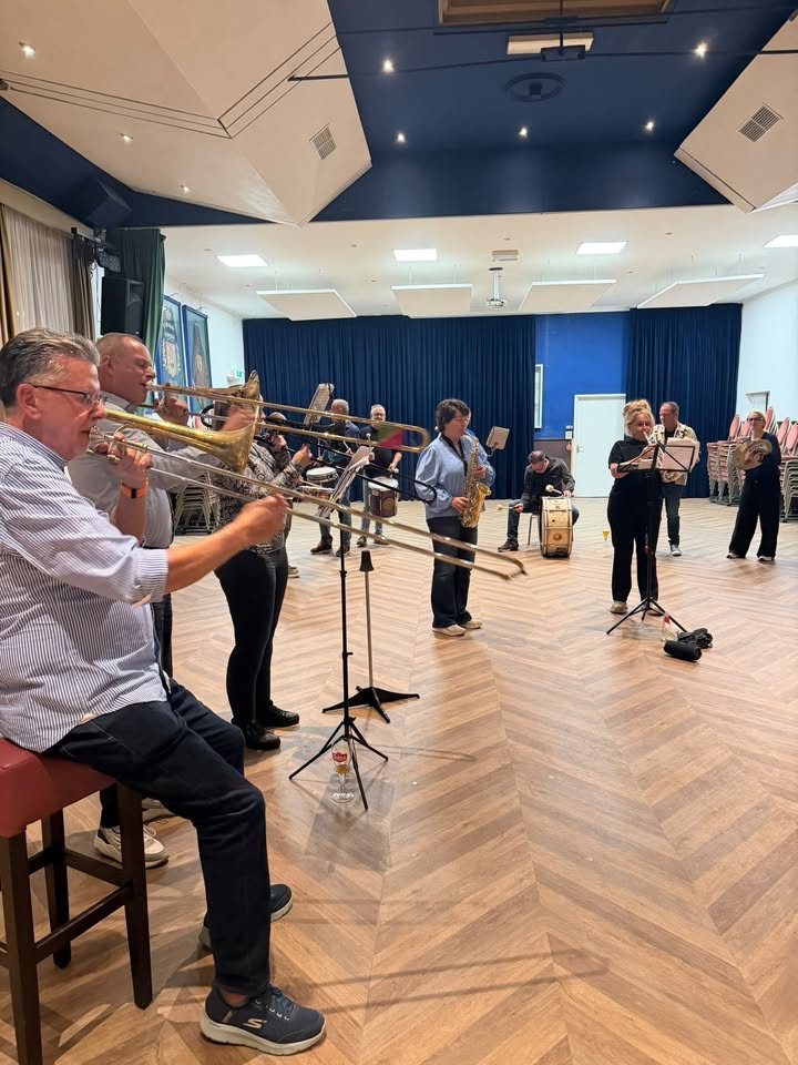 De derde rippetitie vaan dit sezoen is aoch weer un feit. 🎺🎷🥁 Deez kier op…